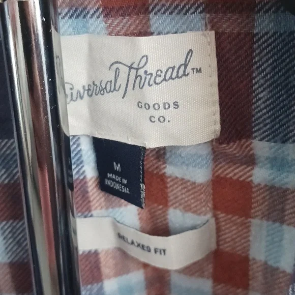UNIVERSAL THREAD PLAID FLANNEL SHIRT - Picture 3 of 4